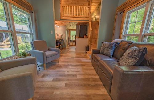 Lookout Valley Neighborhood Association House | Pet-Friendly Lookout Tiny Cabin Near Downtown Chattanooga
