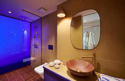 Kerameikos Hotel | Stylish LOOM ATHENS: Top-Rated Hotel with Family Amenities