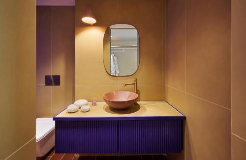 Kerameikos Hotel | Stylish LOOM ATHENS: Top-Rated Hotel with Family Amenities