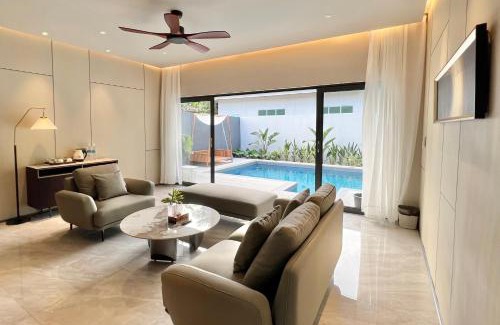 Pantai Tengah Villa | Exclusive Looma Private Pool Villas with Ocean View & Hot Tub