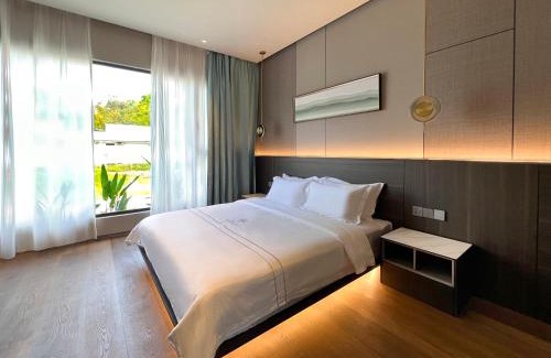 Pantai Tengah Villa | Exclusive Looma Private Pool Villas with Ocean View & Hot Tub