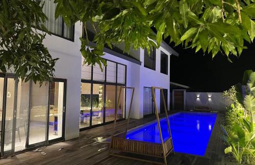Pantai Tengah Villa | Exclusive Looma Private Pool Villas with Ocean View & Hot Tub