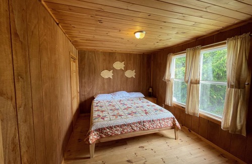 Brier Hill Cabin | Riverside Retreat at Loon Lodge - Guest Rated 9.8/10!