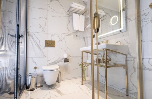 Kabatas Hotel | Eco-Friendly Loop Hotel Bosphorus İstanbul: Guest Rated 9/10