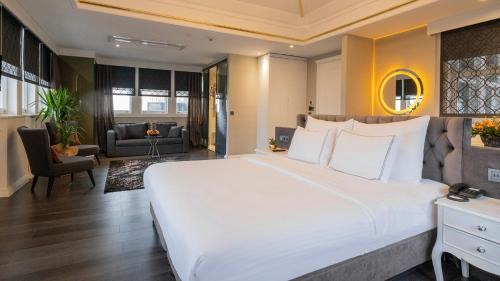 Kabatas Hotel | Discover Loop Hotel Bosphorus İstanbul with Ocean Views