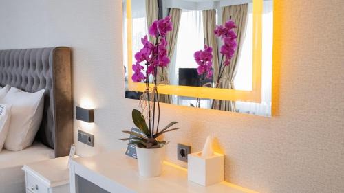 Kabatas Hotel | Discover Loop Hotel Bosphorus İstanbul with Ocean Views