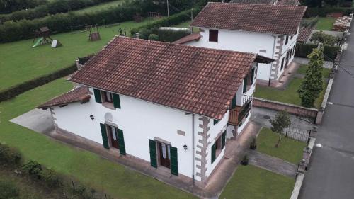 Garzain House | Discover LOPENEA: Family-Friendly with Top Guest Ratings
