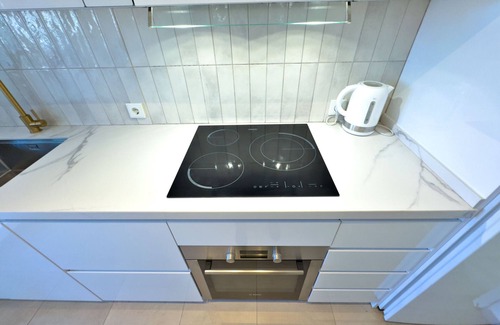 Marbella Apartment | Lor 82F. Modern Holiday Apartment in Banus.