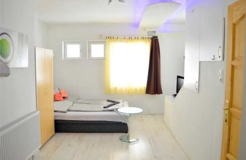 Heviz Apartment | Guest Rated 10/10: Lorabel Apartmanház in Hévíz