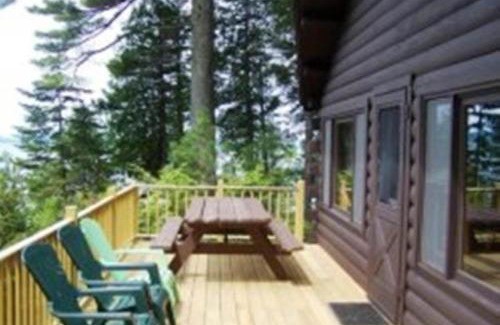 Beaver Cove House | Family-Friendly Retreat at Lorax Lane - Rated 10/10
