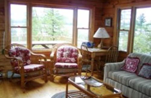 Beaver Cove House | Family-Friendly Retreat at Lorax Lane - Rated 10/10