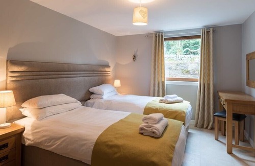 Newton Stewart Cabin | Lord Galloway 35 with Hot Tub, Newton Stewart