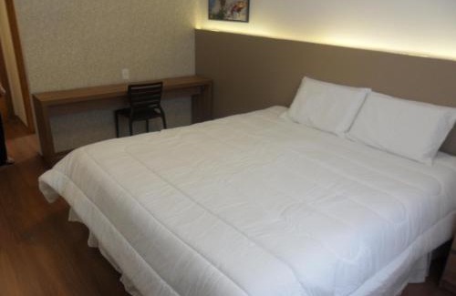 Nossa Senhora de Lourdes Hotel | Pet-Friendly Stay at Lord Hotel Aeroporto Confins, Rated 9/10