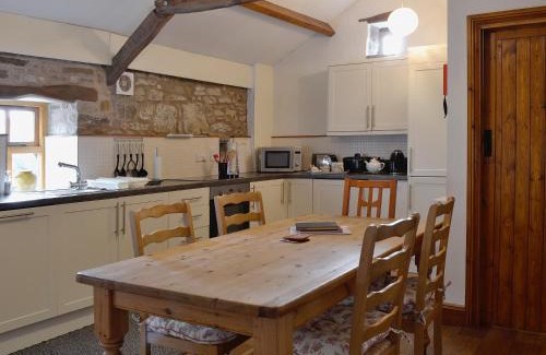 Alston House | Pet-Friendly Retreat at Lord Mayors Barn - 4-Star Bliss