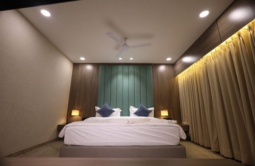 Navsari Hotel | Budget-Friendly Stay at Lords Eco Inn Navsari with Breakfast