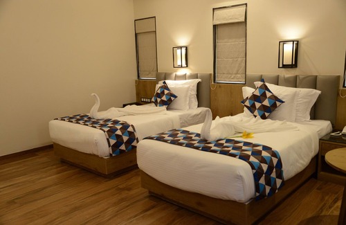 Jamnagar Hotel | Discover Lords Inn Jamnagar: Family-Friendly with Pool