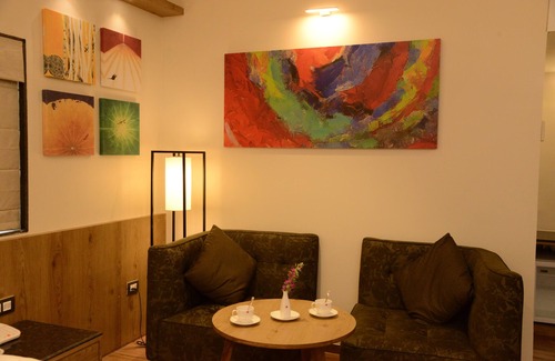 Jamnagar Hotel | Discover Lords Inn Jamnagar: Family-Friendly with Pool