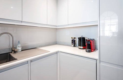 Regent's Park Apartment | Lords Living -3 bed in Regents Park with terrace