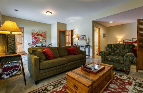 Dubuque House | Lorelei Cabins Edelweiss