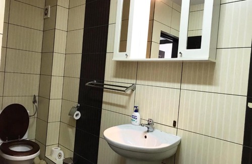 Floresti Apartment | Pet-Friendly Loren Apartment with Great Guest Reviews