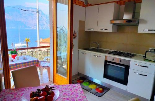 Assenza Apartment | Discover Lorena House: Oceanfront Retreat with Pet-Friendly Perks
