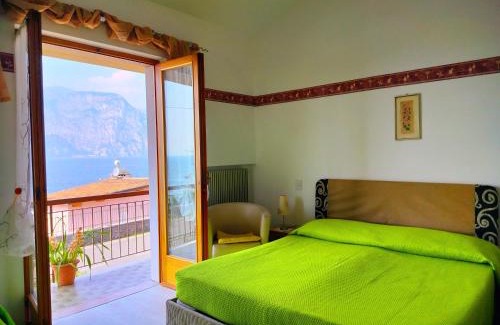 Assenza Apartment | Discover Lorena House: Oceanfront Retreat with Pet-Friendly Perks