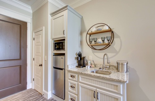 Lawrence County Apartment | Inviting Loretto Vacation Rental with Resort-Style Amenities