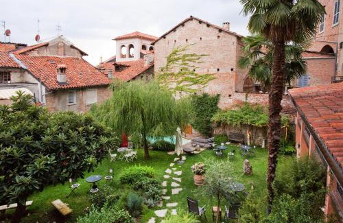 Piazza House | Guest Favorite: Lori's Inn with Family-Friendly Amenities