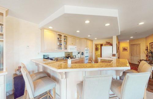 Mountain Village Apartment | Unforgettable Stays at Lorian: Pool & Hot Tub Await You