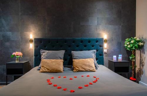 Lorient Apartment | Unforgettable Lorient Love Room with Relaxing Hot Tub