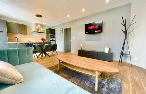 Lorient Apartment | Unforgettable Lorient Love Room with Relaxing Hot Tub