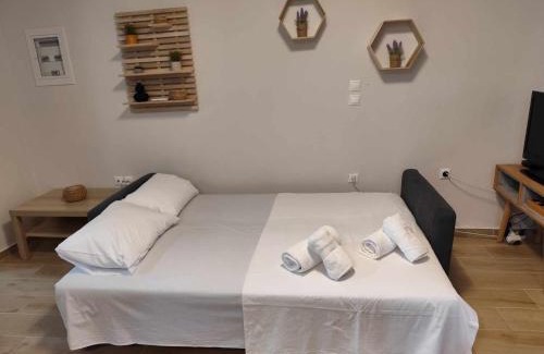 Drimonas House | Top-Rated Loris' House: Pet-Friendly with Oceanfront Views