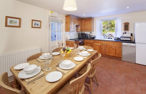 Lynmouth Cottage | Inviting Lorna Doone Cottage: Rated 9.8 with Breakfast & Kitchen