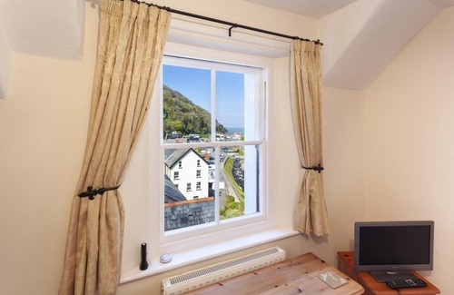 Lynmouth Cottage | Inviting Lorna Doone Cottage: Rated 9.8 with Breakfast & Kitchen
