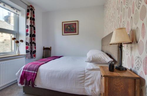 Skipton House | Unforgettable Stays at Lorna Loom – Rated 9.7/10 for Families