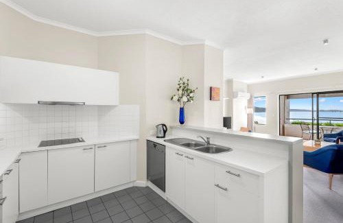Lorne Apartment | Oceanfront Bliss at the Cumberland with Spectacular Views