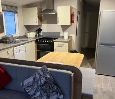 Morecambe House | Relax at Lorraine's Caravan Holiday - Rated 9.4/10!
