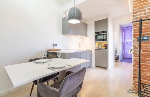 Toulouse City-Centre Apartment | Explore LORRAINE - Vue St-Sernin in the Heart of Capitole