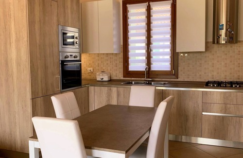 Cessalto House | Family-Friendly Lory's House with Kitchen & Breakfast