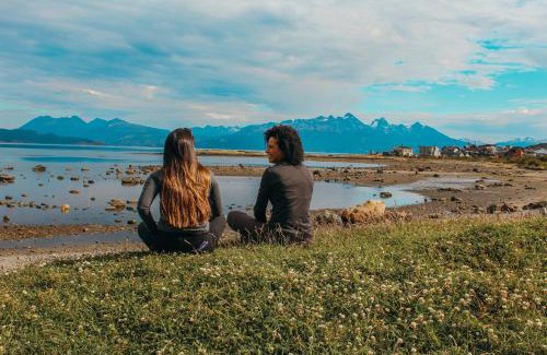Province of Tierra del Fuego Hotel | Discover Comfort at Hotel Los Ñires with Hot Tub & Dining