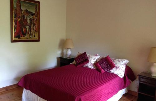 El Bolson Bed & Breakfast | Exceptional Los Abetos B&B: Pool & Kitchen Await You!