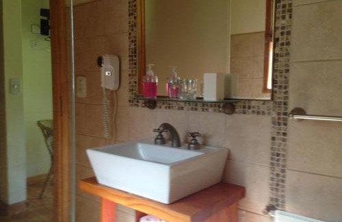El Bolson Bed & Breakfast | Exceptional Los Abetos B&B: Pool & Kitchen Await You!