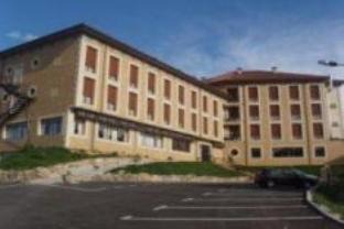 Arriondas Hotel | Family-Friendly Retreat at Los Acebos Arriondas