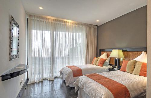 Manuel Antonio Hotel | Elegant Los Altos Resort: Oceanfront Pool & Spa Retreat