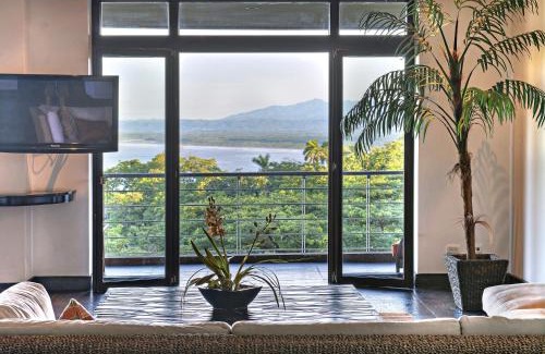 Manuel Antonio Hotel | Elegant Los Altos Resort: Oceanfront Pool & Spa Retreat
