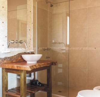 San Lorenzo Hotel | Discover Los Ancares Resort: Oceanfront Bliss Awaits You