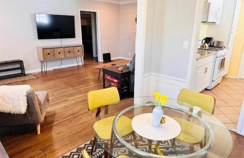 East Pasadena House | Inviting Pasadena Retreat: Family-Friendly and Highly Rated