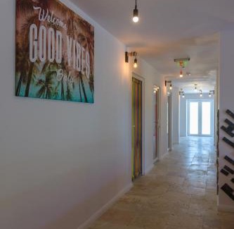 Vama Veche Hotel | Pet-Friendly Los Anghelos: 4-Star Stay with Top Ratings