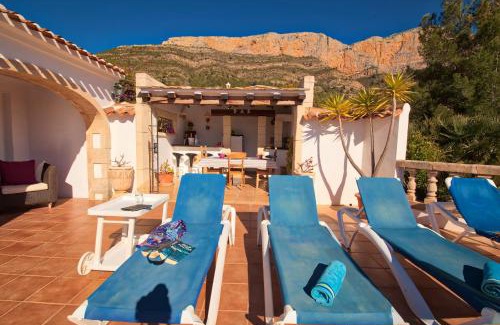 Ermita Villa | Beautiful Los Arcos, Javea: Oceanfront Retreat Awaits