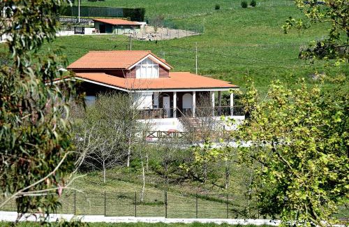 Queveda House | Experience Los Avellanos de Santillana - Pet-Friendly Escape